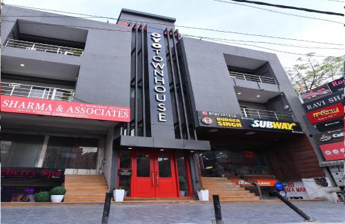 Chhatarpur Hotel | Super Townhouse Rudra Inn Near Chhatarpur Metro Station