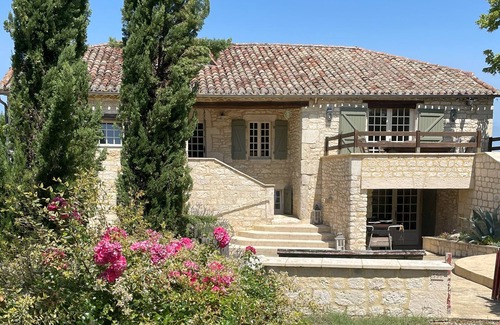 Villeseque Casa | Muy bonita casa de carácter renovada con piscina y amplio jardín.