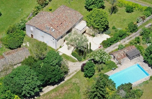 Villeseque Casa | Muy bonita casa de carácter renovada con piscina y amplio jardín.