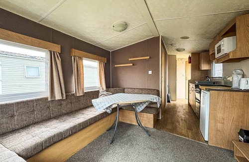 Leysdown-on-Sea Casa | Superb 6 berth caravan at Harts Holiday Park in Kent ref 74101B
