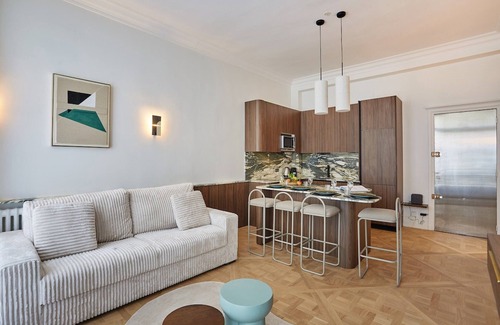 8th Arrondissement Apartamento | Superb Apartment on the Champs Elysees