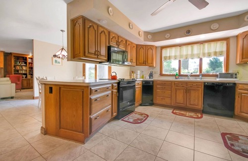 Barboursville Casa | Magnífica casa de vacaciones colonial británica, invernadero, terraza al aire libre, jardín tropical