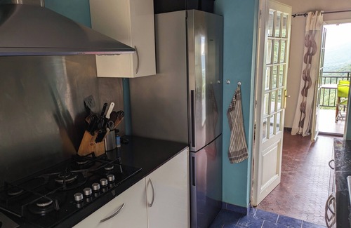 Laroque-des-Alberes Villa | Magnífica villa catalana con piscina privada y vistas impresionantes.