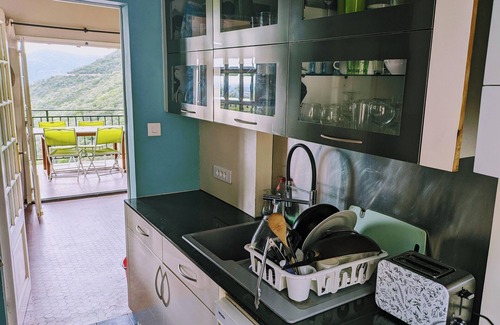 Laroque-des-Alberes Villa | Magnífica villa catalana con piscina privada y vistas impresionantes.