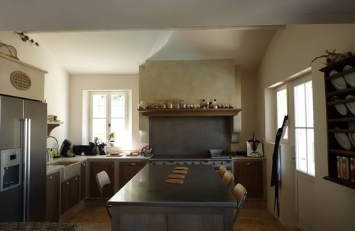 Mallemort Villa | Magnífica villa de estilo moderno que goza de una magnífica vista del Luberon.