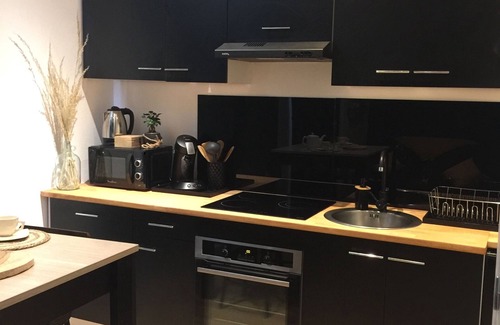 Aiguihe Casa | Superb F2 refurbished, at the foot of the Rock!!!!