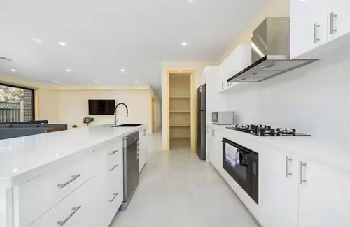 Westmeadows Casa | Superb Family Home, 6 Mins to Melbourne Airport, 18km from Melbourne CBD