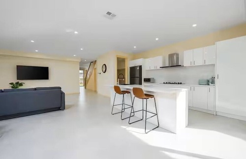Westmeadows Casa | Superb Family Home, 6 Mins to Melbourne Airport, 18km from Melbourne CBD