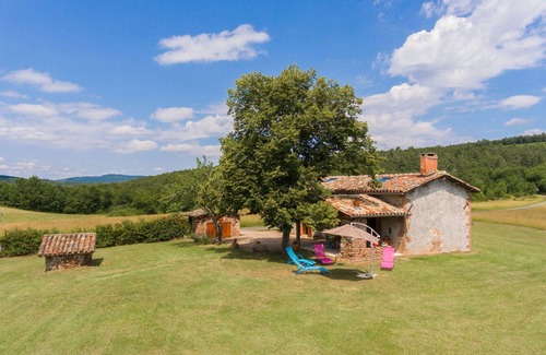 Sainte-Cecile-du-Cayrou Cabaña | Magnífica casa de piedra a las puertas del bosque