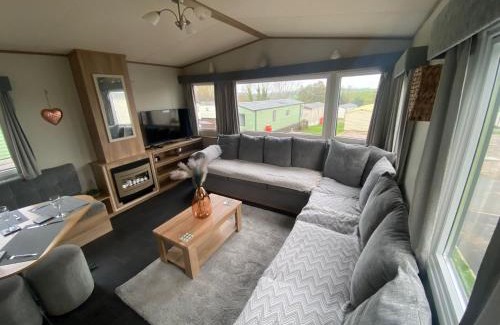 Gisburn Casa | Superb luxury caravan, Todber Valley Holiday Park,