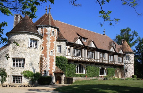 Les Chapelles-Bourbon Casa | Superb manor house 15 minutes from Disneyland and 45 minutes from Paris