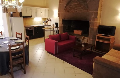 Roz-Landrieux Casa | Magnífica mansión, verde y tranquila, en el corazón de las actividades turísticas.