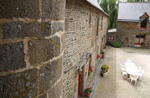 Roz-Landrieux Casa | Magnífica mansión, verde y tranquila, en el corazón de las actividades turísticas.