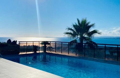 Lazaret Apartamento | Superbe 2 pièces TERRASSE/PISCINE/VUE/PARKING
