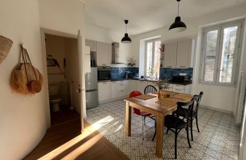 Toulon Apartamento | Superbe appartement spacieux, calme, central