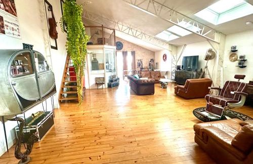 Brive-la-Gaillarde Apartamento | Superbe LOFT centre-ville - Sauna - parking privé -Clim- 1 à 10personnes