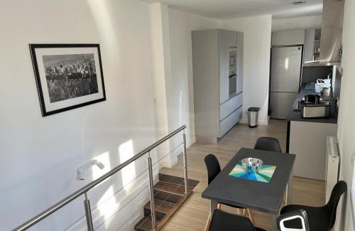 Le Plateau Casa | Superbe Maison Loft 80 m2 au calme avec jardin et parking privés proche Paris Disney la vallée village