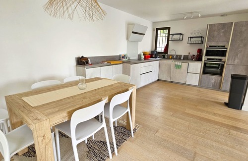 Villeneuve-Loubet Villa | Superbe Villa Moderne, Avec Piscine, Domaine des Hauts de Vaugrenier