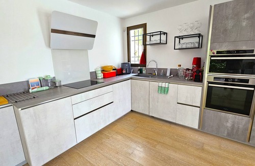 Villeneuve-Loubet Villa | Superbe Villa Moderne, Avec Piscine, Domaine des Hauts de Vaugrenier