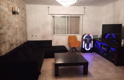 Bustan HaGalil Otro | Superior place