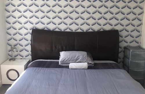Camborne Casa | Superking Bedroom Close To The A30 Camborne