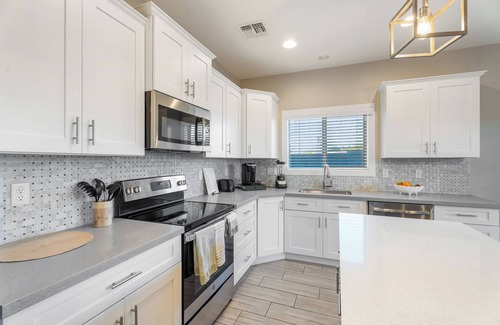 East Mesa Casa | Superstition Views - 3 Bedroom 2.5 Bath w/ a Fun Backyard!