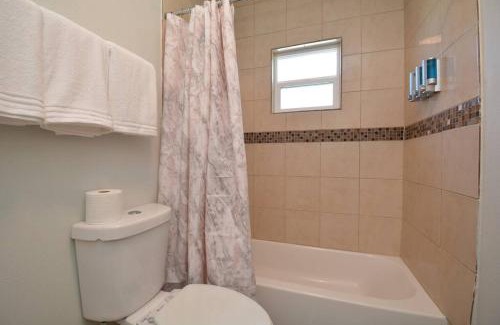Greater East End Apartamento | SuperValue Suite #8 @ East End Revitalized