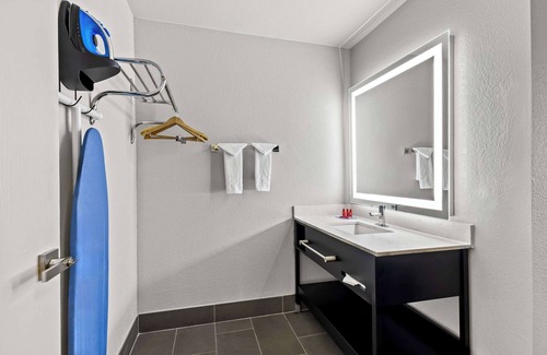 Downtown Phoenix Hotel | SureStay Hotel by Best Western Phoenix Airport