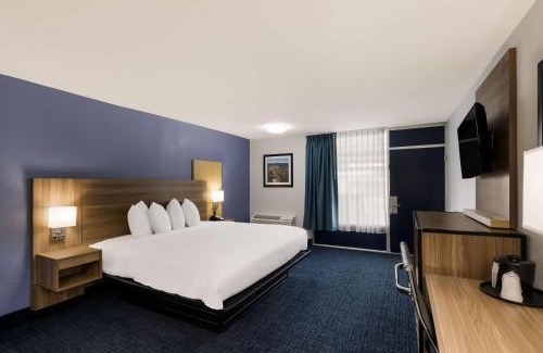 Pigeon Forge Hotel | SureStay Plus by Best Western Pigeon Forge