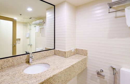 Capitol Site Hotel | Surestay Plus By Best Western Cebu City