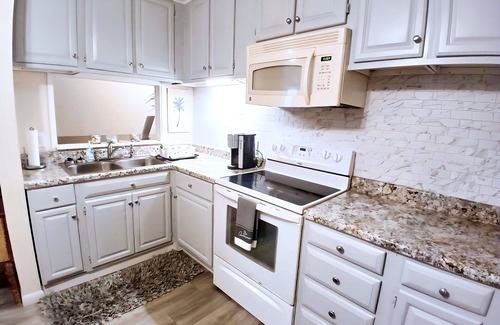 Ocean Isle Beach Apartamento | ** Surf Shack / Reserved Beach Parking Included **