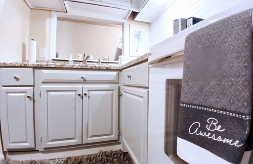 Ocean Isle Beach Apartamento | ** Surf Shack / Reserved Beach Parking Included **