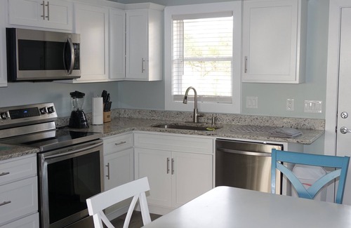 Emerald Isle Casa | Surf Sounds Beach Retreat, Completely Renovated, Enter your Relaxation Zone.