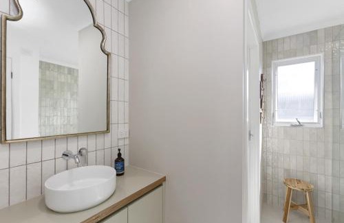 Skenes Creek Casa | Surfs Up - Ocean views and Wi-Fi