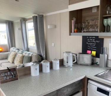 Maryport Casa | surfshack caravan MH19D manor house park