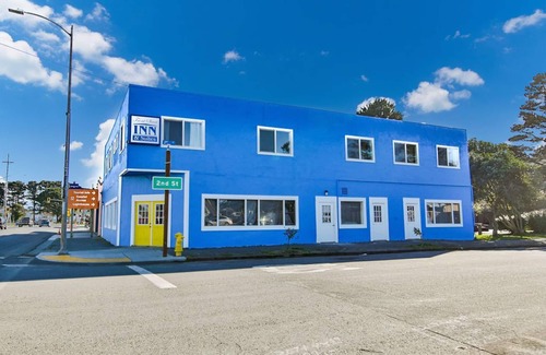 Crescent City Condominio | Surfside 65 - One block from the ocean!