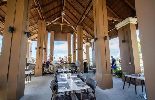 Nong Chaeng Apartamento | Surin Beach Serviced 3 Bedroom Sea View Apart-ment Comprehensive Facilities Resort Pool Gym Guest Choice
