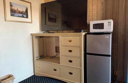 Ottawa Hotel | Surrey Motel