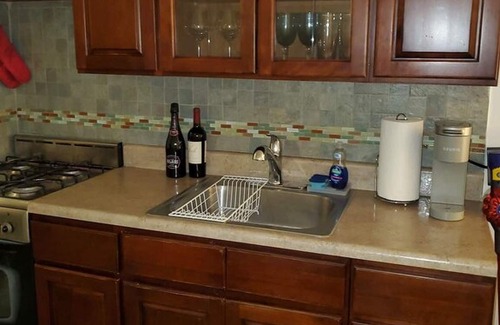 East New York Apartamento | SUSANNA'S SUITE SPOT'S 2 Cozy Bedrooms