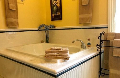 Center Harbor Cama Y Desayuno | Sutton House B & B