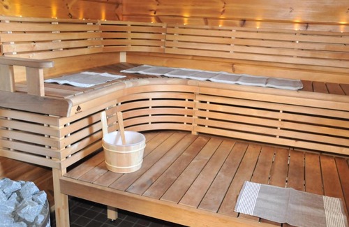 Tuusniemi Villa | Suvaksen Helmi