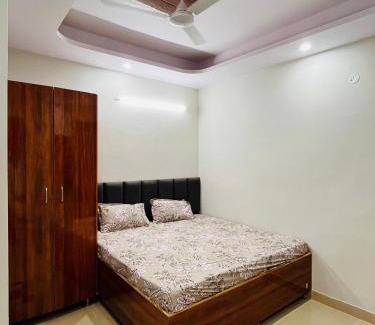 DLF Phase 3 Hotel | SVA Stays