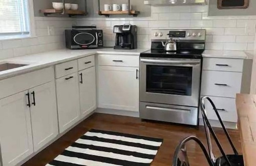 Travelers Rest Casa | Swamp Rabbit Bungalow