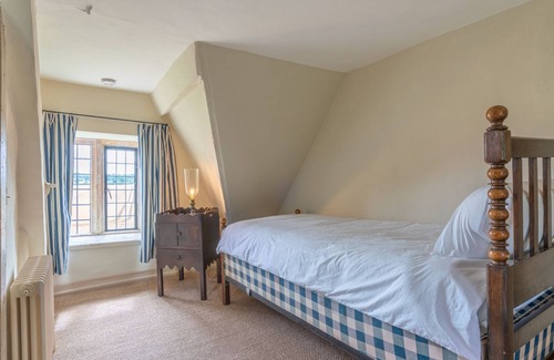 Badminton Casa | Swangrove House, Badminton - sleeps 5 guests in 3 bedrooms