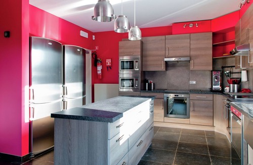 Robertville Casa | Hermosa casa de vacaciones con piscina privada en Waimes