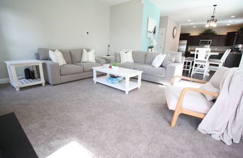 Swansboro Casa | Swansboro Place: Heated Screened Pool & Game Room