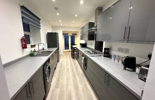 Castle Casa | Swansea Coastal Comfort