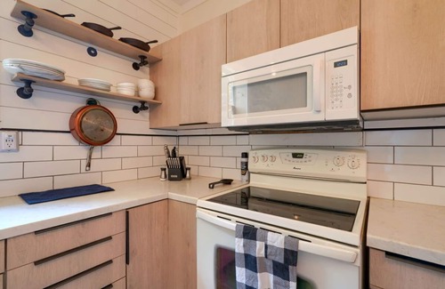 South Bloomingville Cabina | Swaying Pines Cabin-Cabaña-Baño privado