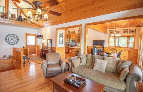 Piney Creek Cabina | Sweeping Mountain Views | Wraparound Decks | Cloud Rise