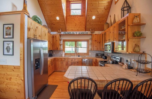 Piney Creek Cabina | Sweeping Mountain Views | Wraparound Decks | Cloud Rise